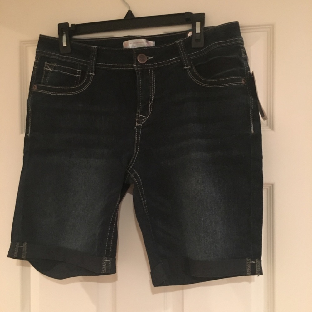 Junior’s Bermuda Shorts